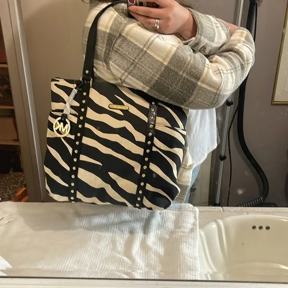 MICHAEL KORS - zebra print jet set studded tote - NWT - Picture 14 of 14